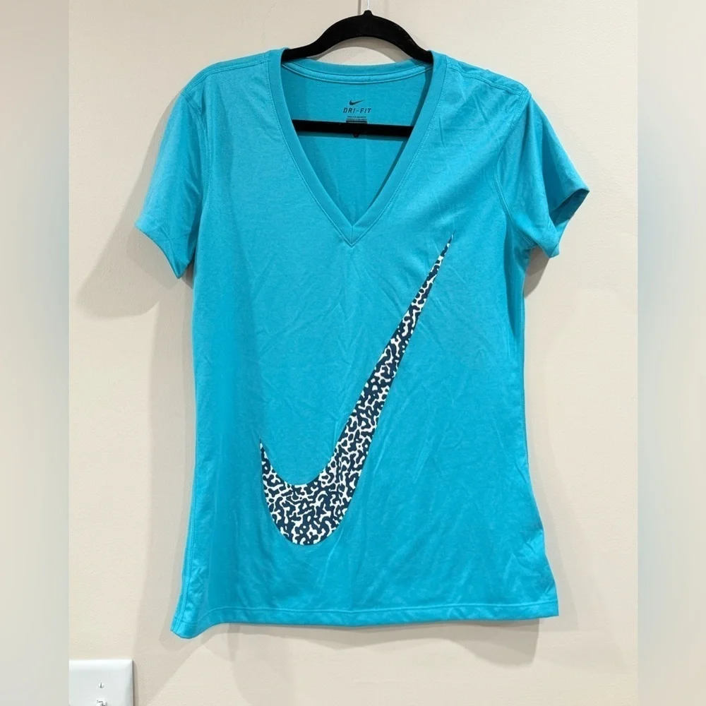 🔥Nike Women's Blue V-Neck Top🔥